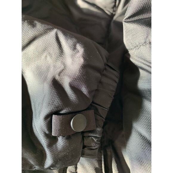 The North Face Puffer jacket  size small black & red - Picture 6 of 9